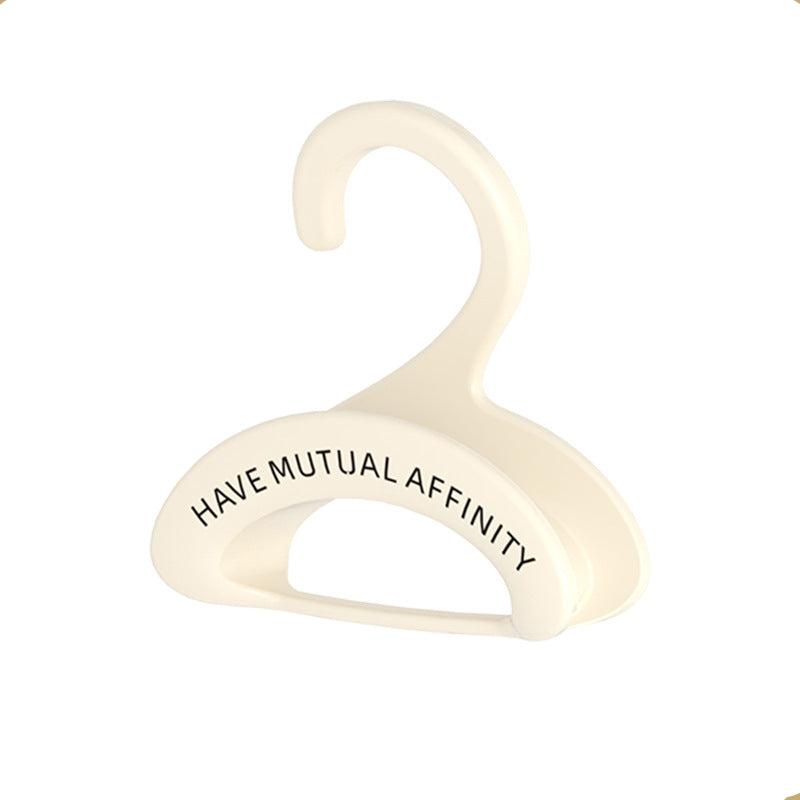 Inteligentné háčiky na zavesenie vašich tašiek bez ich poškodenia