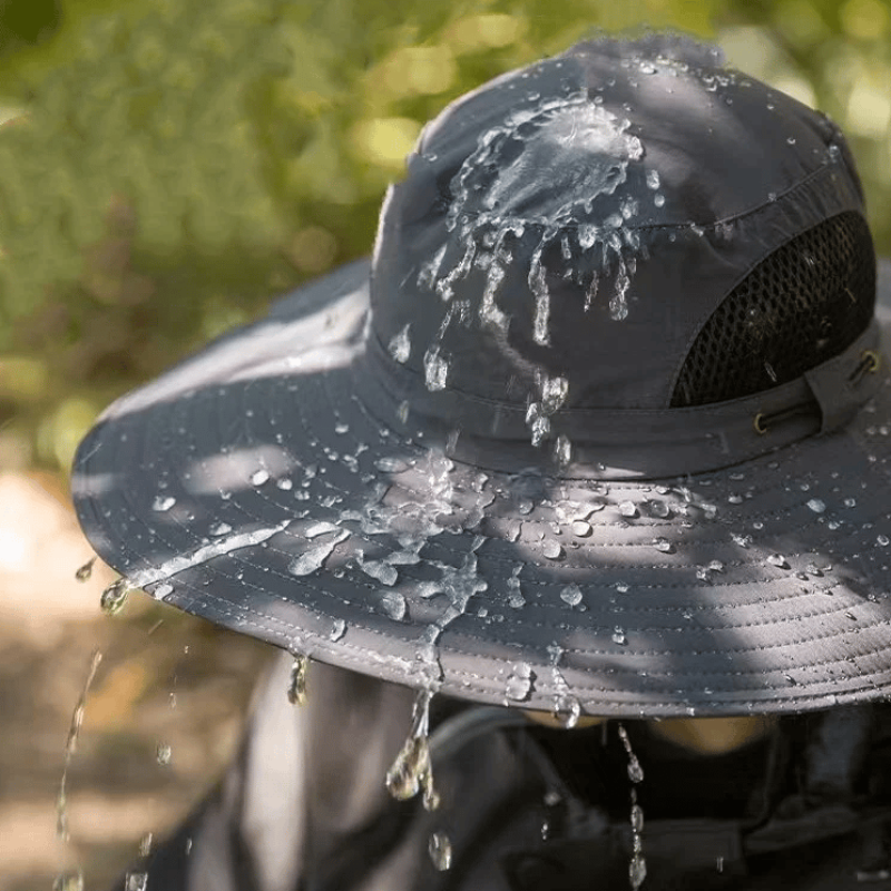 Chapeau avec ventilateur solaire intégré