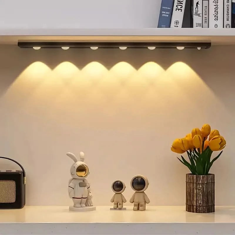 Lampada LED adesiva con sensore di movimento intelligente 