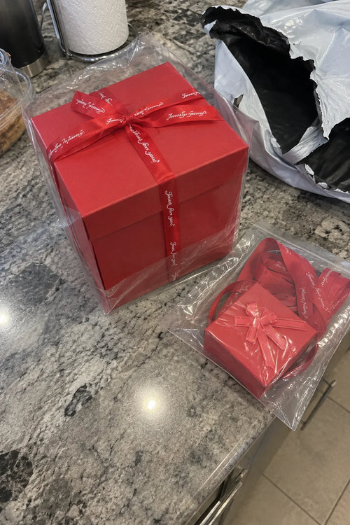 Boîte Cadeau Explosive à Souvenirs — photo d'un client 7
