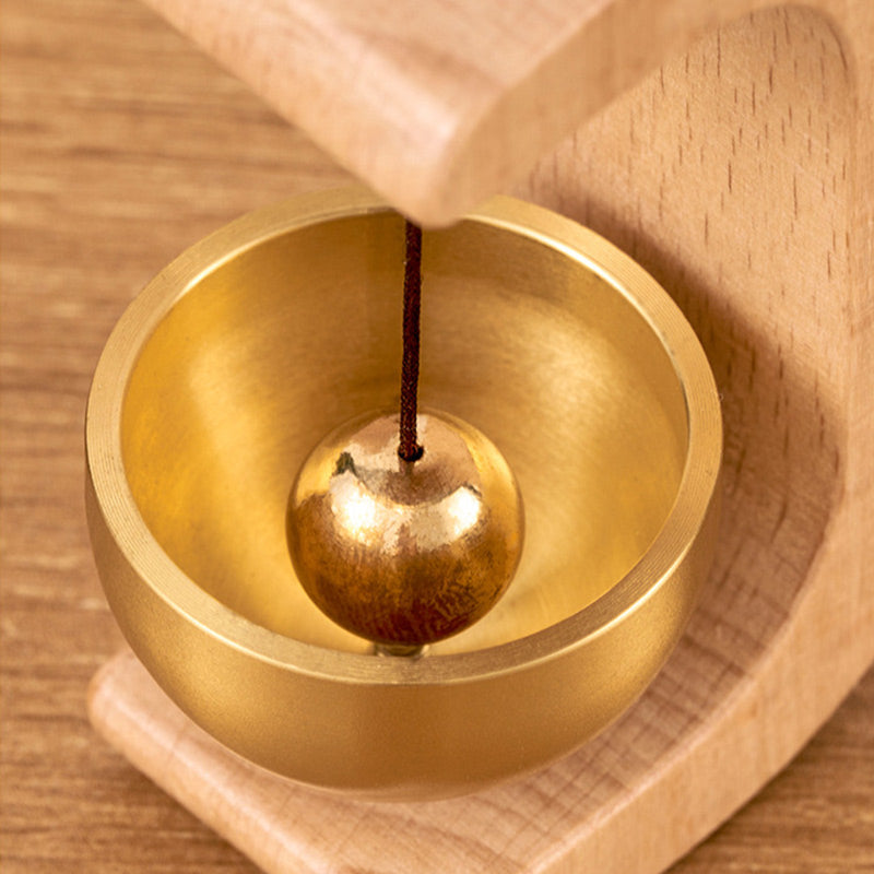 Elegantný magnetický zvonček pre srdečné privítanie 